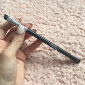 Aesthetica Angle Eyebrow/Eyeliner Brush!